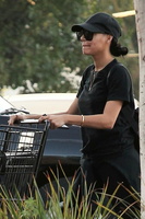naya-rivera-out-for-grocery-shopping-in-los-angeles-01-17-2018-4
